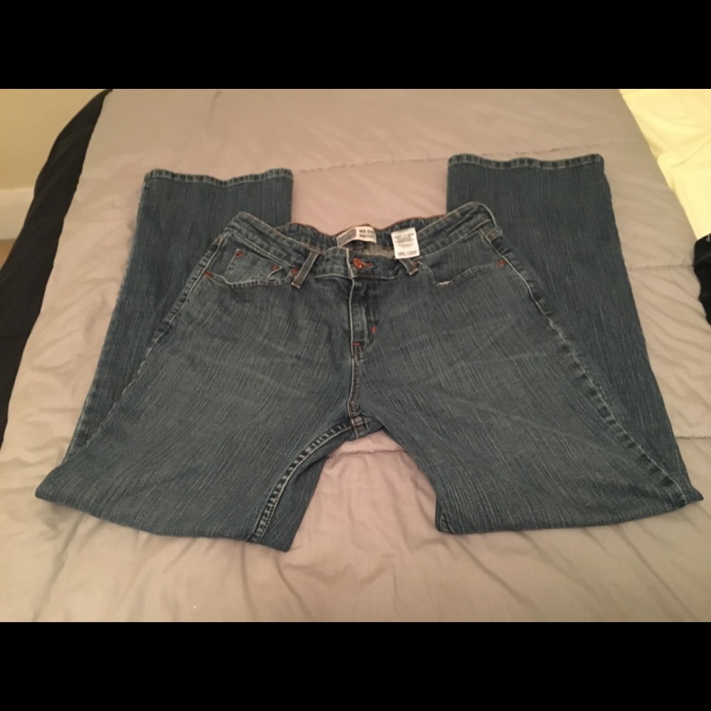 Women’s Levi jeans